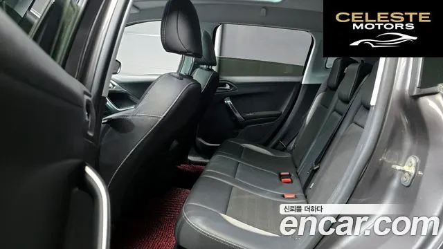PEUGEOT 2008 1.6 BlueHDi 2016 — photo 13 sur 20