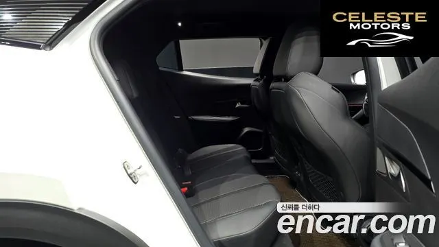 PEUGEOT e-2008 2EV GT 2021 — photo 12 sur 26