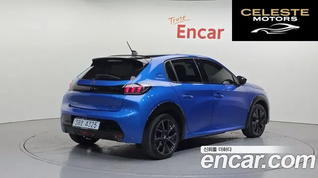 PEUGEOT e-208 2GT 2023 — photo 2 sur 20