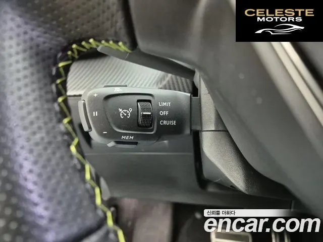 PEUGEOT e-2008 2EV GT 2022 — photo 14 sur 26
