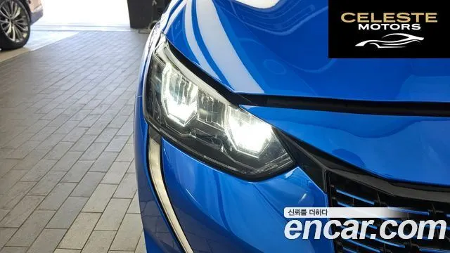 PEUGEOT e-208 2 2022 — photo 8 sur 33