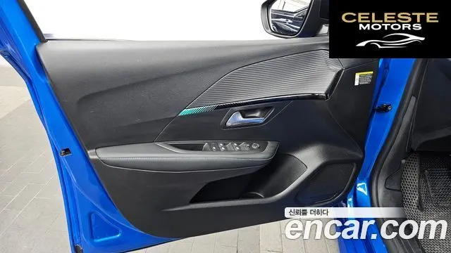 PEUGEOT e-208 2 2022 — photo 14 sur 33