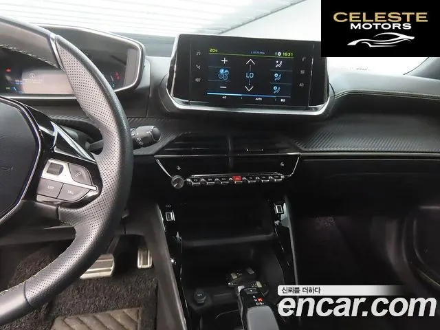 PEUGEOT e-2008 2EV GT 2022 — photo 10 sur 26