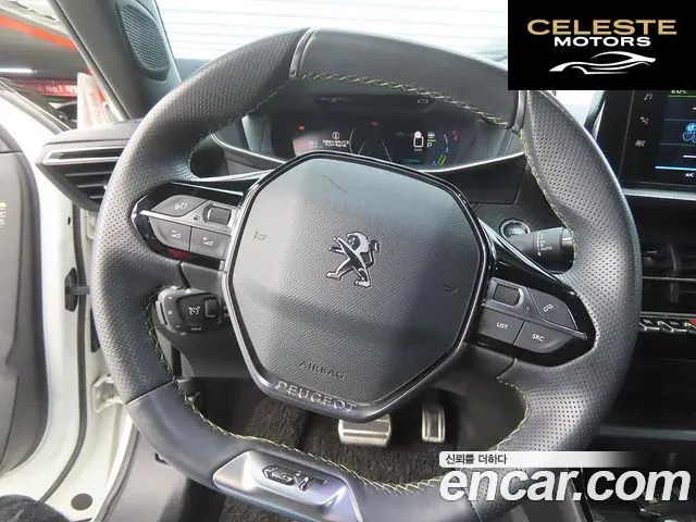 PEUGEOT e-2008 2EV GT 2022 — photo 8 sur 26