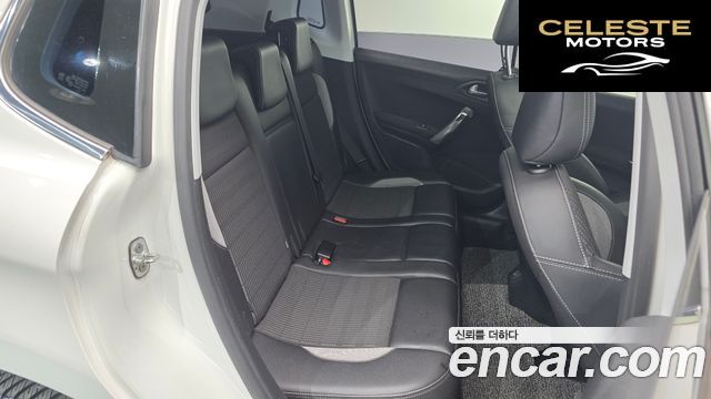 PEUGEOT 2008 1.6 BlueHDi 2016 — photo 11 sur 20