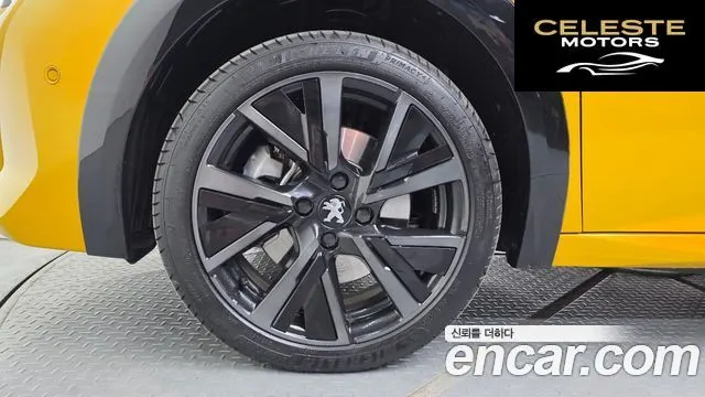 PEUGEOT e-208 2GT 2023 — photo 5 sur 36