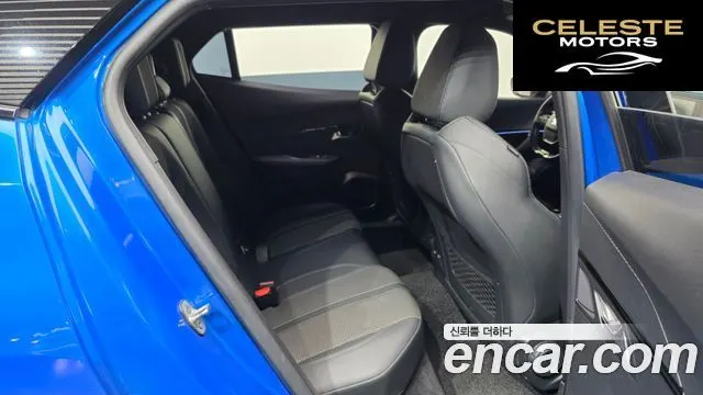 PEUGEOT e-2008 2EV GT 2022 — photo 18 sur 35