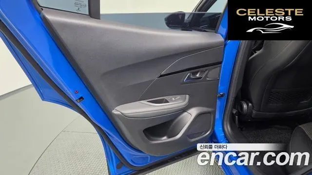 PEUGEOT e-2008 2EV GT 2022 — photo 15 sur 35