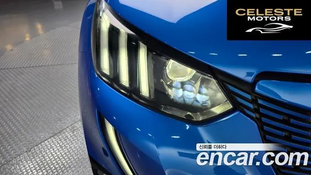 PEUGEOT e-2008 2EV GT 2022 — photo 8 sur 35