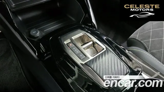 PEUGEOT e-2008 2EV GT 2023 — photo 12 sur 30