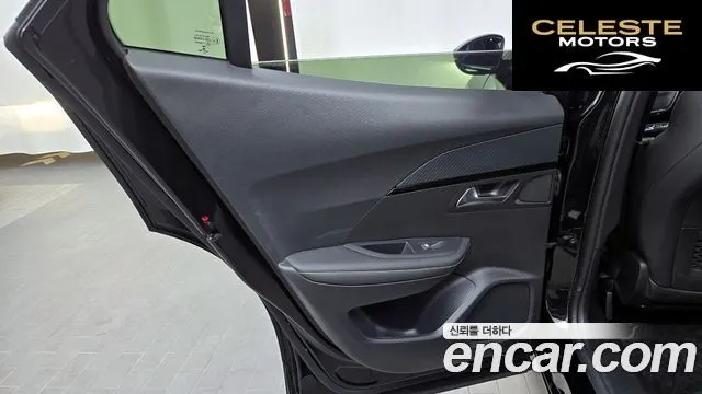 PEUGEOT e-2008 2EV GT 2023 — photo 15 sur 30