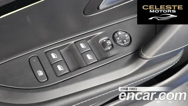 PEUGEOT e-208 2GT 2023 — photo 28 sur 30