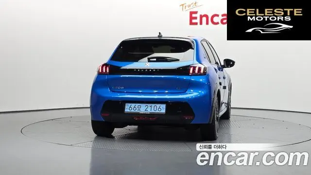 PEUGEOT e-208 2GT 2023 — photo 4 sur 30