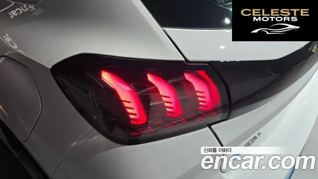 PEUGEOT e-208 2GT 2023 — photo 9 sur 30