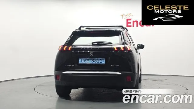 PEUGEOT e-2008 2EV GT Line 2021 — photo 4 sur 33
