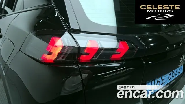 PEUGEOT e-2008 2EV GT Line 2021 — photo 9 sur 33