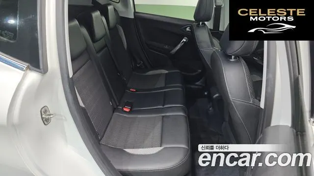 PEUGEOT 2008 1.6 BlueHDi 2016 — photo 11 sur 20