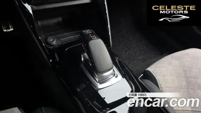 PEUGEOT e-2008 2EV GT Line 2021 — photo 12 sur 33