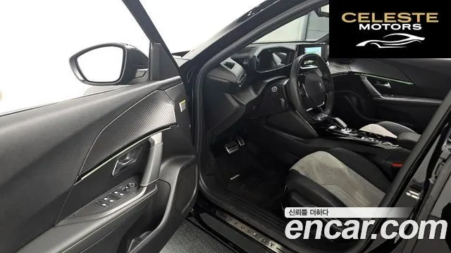 PEUGEOT e-2008 2EV GT Line 2021 — photo 13 sur 33