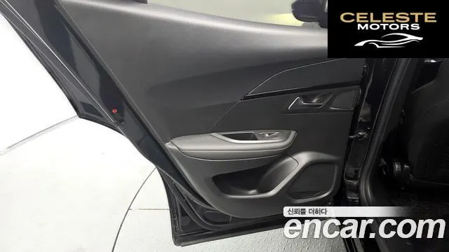 PEUGEOT e-2008 2EV GT Line 2021 — photo 15 sur 33