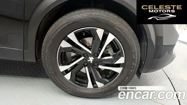 PEUGEOT e-2008 2EV GT Line 2021 — photo 7 sur 33
