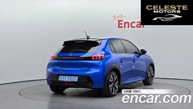 PEUGEOT e-208 2GT Line 2021 — photo 2 sur 33