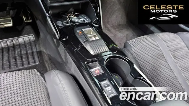 PEUGEOT 2008 21.5 BlueHDi GT 2023 — photo 12 sur 32