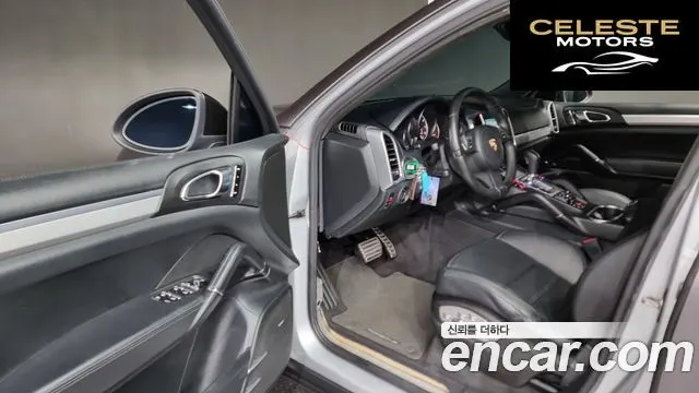 PORSCHE Cayenne 4.8 Turbo 2011 — photo 12 sur 20