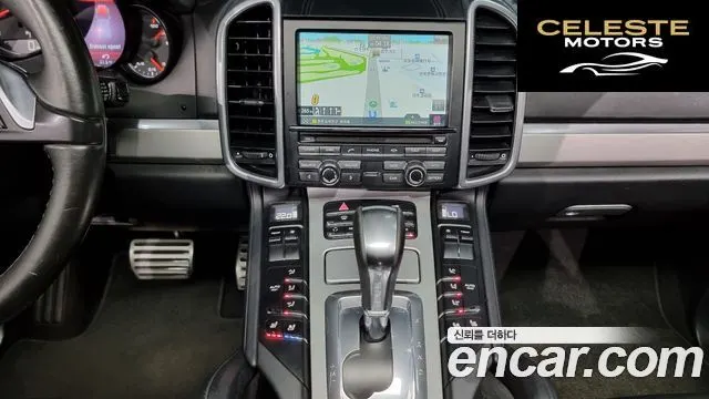 PORSCHE Cayenne 4.8 Turbo 2011 — photo 16 sur 20