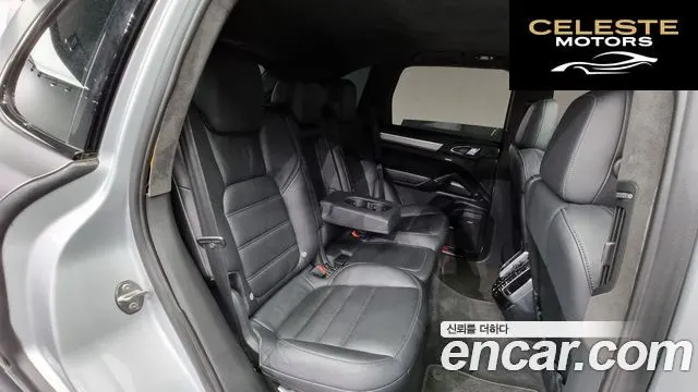 PORSCHE Cayenne 4.8 Turbo 2011 — photo 19 sur 20