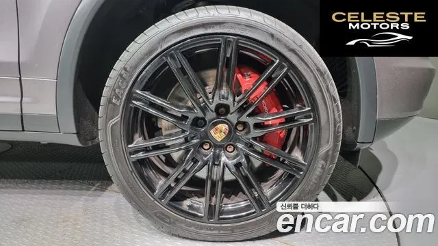 PORSCHE Cayenne 4.8 Turbo 2011 — photo 5 sur 20