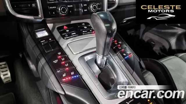PORSCHE Cayenne 4.8 Turbo 2011 — photo 9 sur 20