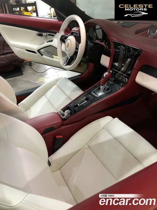PORSCHE 911 Carrera S 2013 — photo 8 sur 22