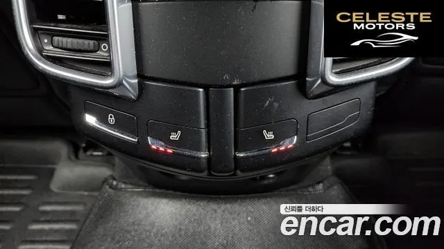 PORSCHE Cayenne 3.0 2013 — photo 18 sur 20