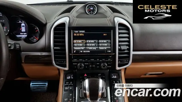 PORSCHE Cayenne 4.8 Turbo S 2016 — photo 14 sur 20