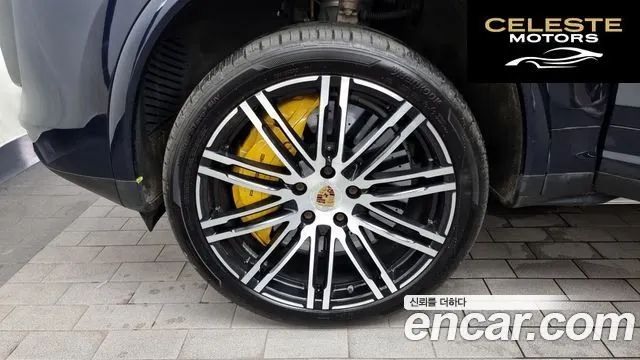 PORSCHE Cayenne 4.8 Turbo S 2016 — photo 5 sur 20
