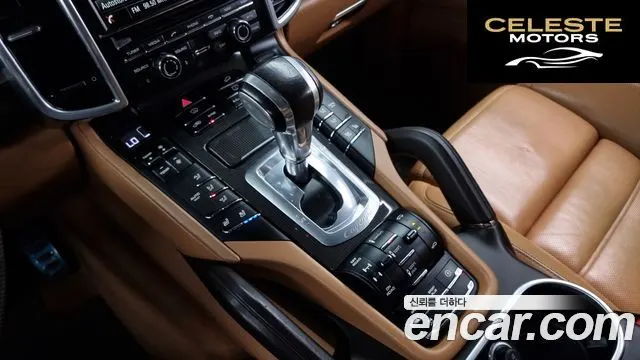 PORSCHE Cayenne 4.8 Turbo S 2016 — photo 9 sur 20