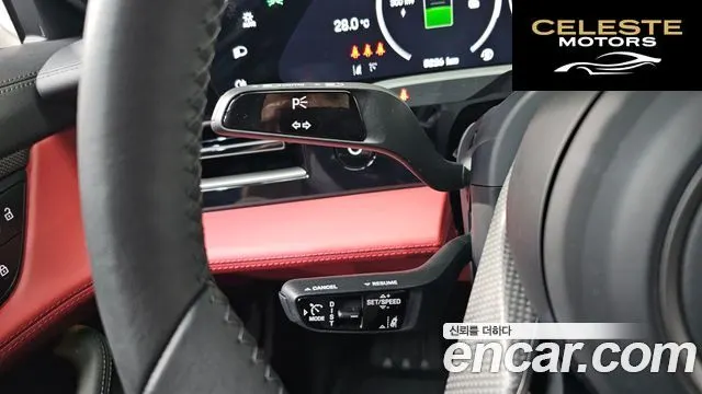 PORSCHE Taycan Turbo S 2025 — photo 18 sur 20