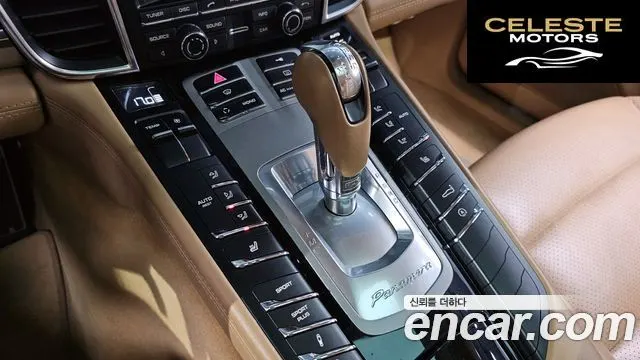 PORSCHE Panamera 4.8 4S 2011 — photo 9 sur 20