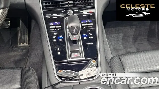 PORSCHE Panamera (971) 2.9 AWD E-High 2018 — photo 9 sur 20