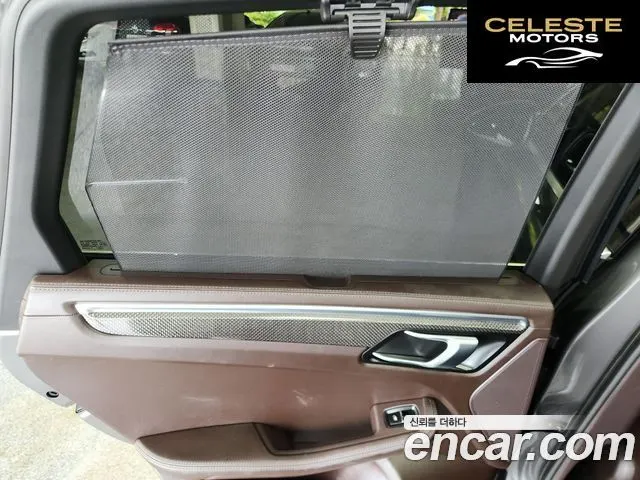 PORSCHE Macan 3.6 Turbo 2015 — photo 12 sur 26