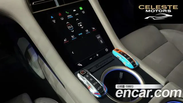 PORSCHE Taycan 2023 — photo 16 sur 20