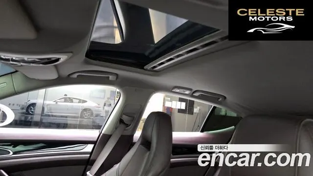 PORSCHE Panamera 3.0 2012 — photo 19 sur 20
