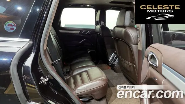 PORSCHE Cayenne 4.8 Turbo 2011 — photo 12 sur 26