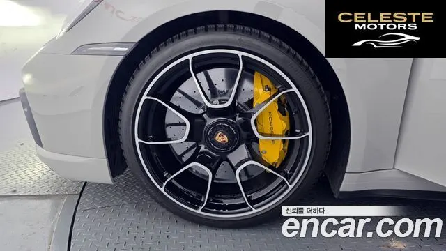 PORSCHE 911 (992) Turbo S Cabriolet 2024 — photo 5 sur 20