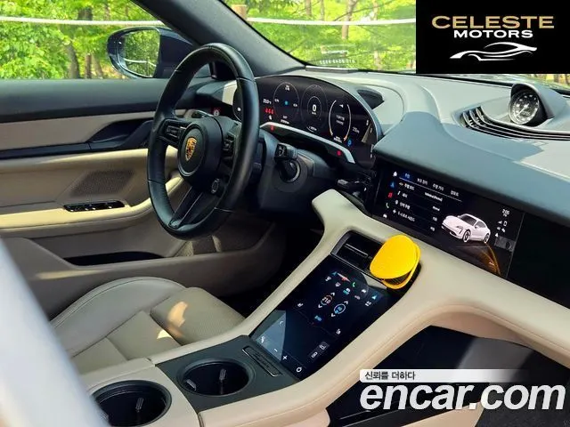 PORSCHE Taycan 2022 — photo 12 sur 26