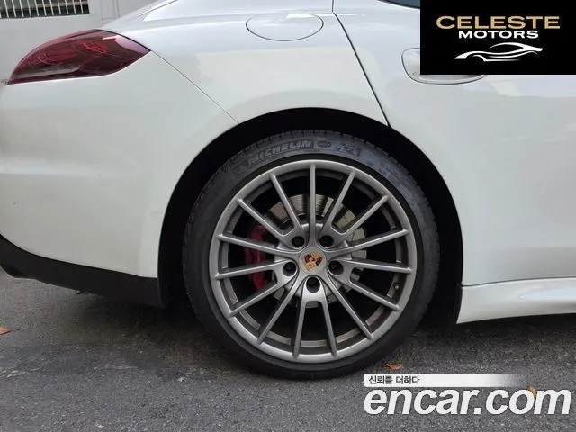 PORSCHE Panamera 4.8 GTS 2014 — photo 10 sur 26