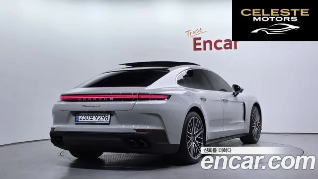 PORSCHE Panamera (976) 2.9 AWD E-High 2025 — photo 2 sur 26