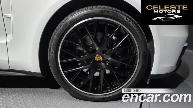 PORSCHE Panamera (971) 3.0 AWD 2018 — photo 5 sur 20