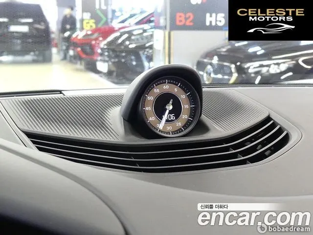 PORSCHE Taycan Turbo S 2021 — photo 11 sur 26